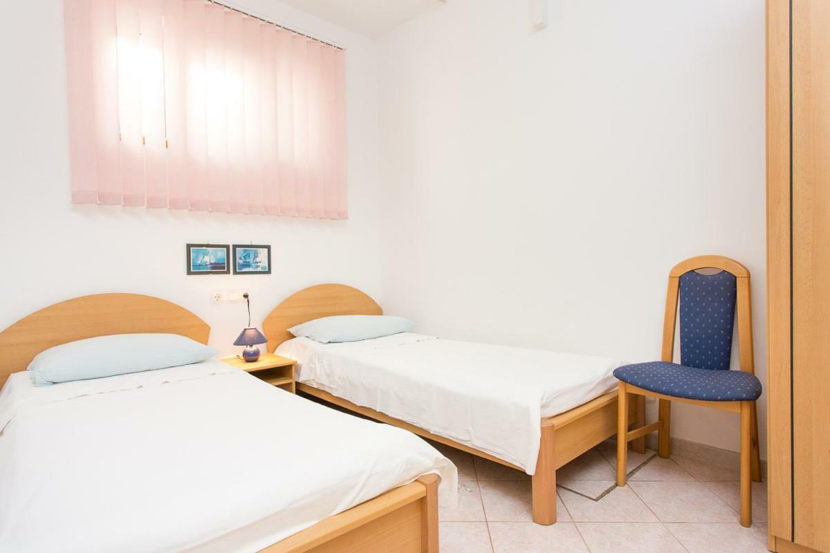 2-Bedroom Apartment 300M From Beach In Punat Exterior foto